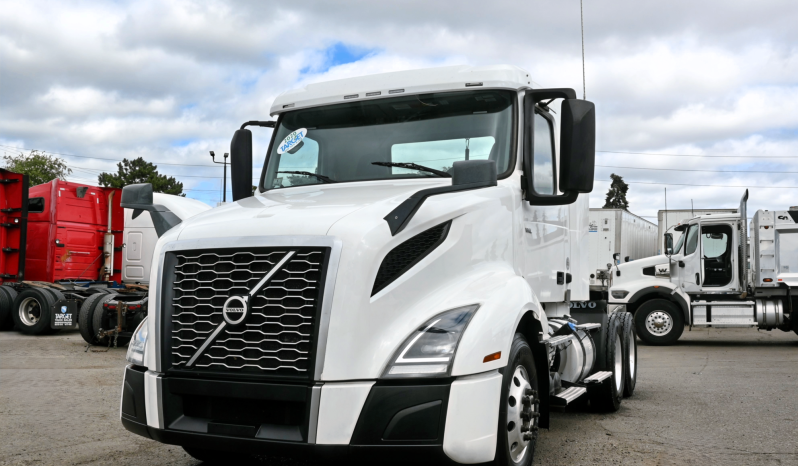 2020 Volvo Daycab