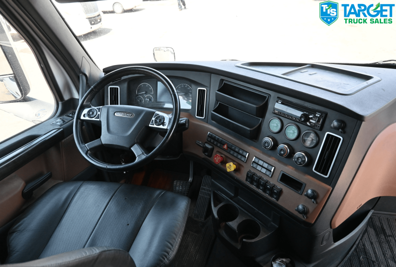 
								2022 Freightliner Cascadia full									