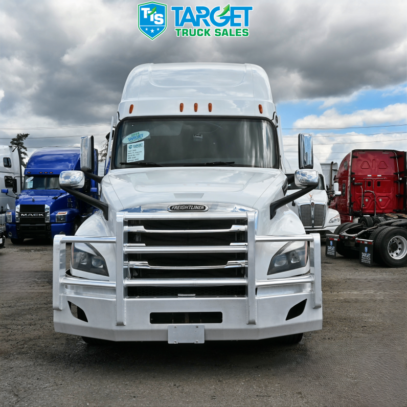 
								2024 Freightliner Cascadia full									