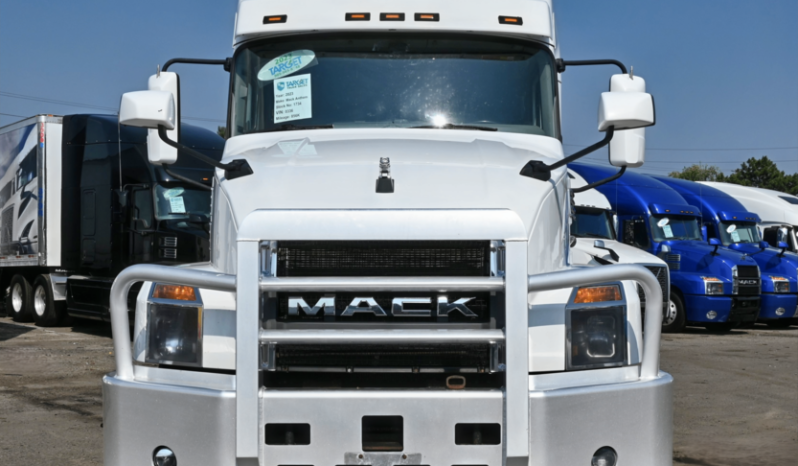 
								2023 Mack Anthem full									
