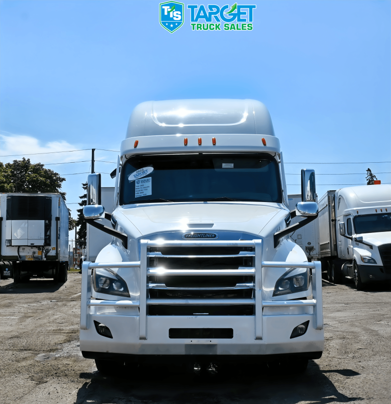 
								2022 Freightliner Cascadia full									