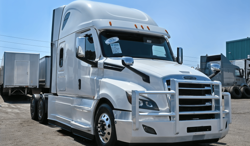 
								2022 Freightliner Cascadia full									