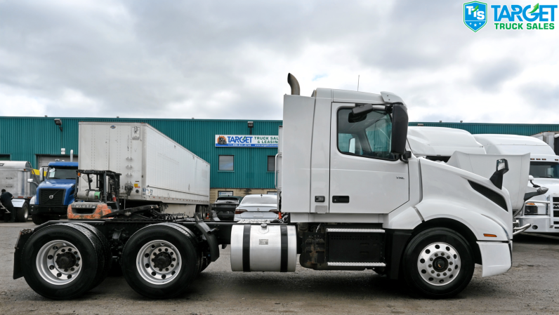 
								2020 Volvo Daycab full									