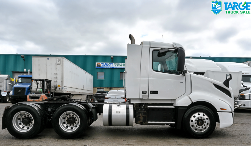 
								2020 Volvo Daycab full									