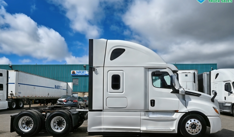 
								2022 Freightliner Cascadia full									