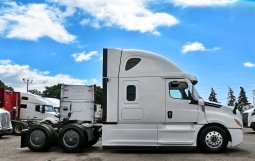 
										2021 Freightliner Cascadia full									