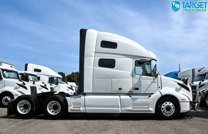 
								2022 Volvo 760 full									
