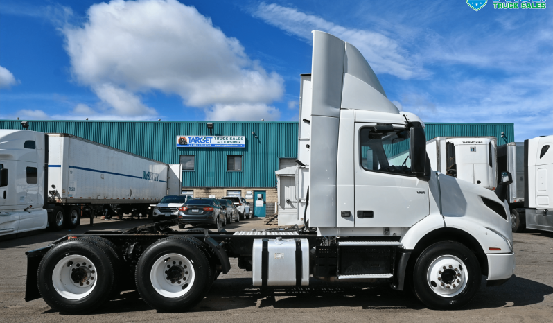 
								2018 Volvo Day Cab full									