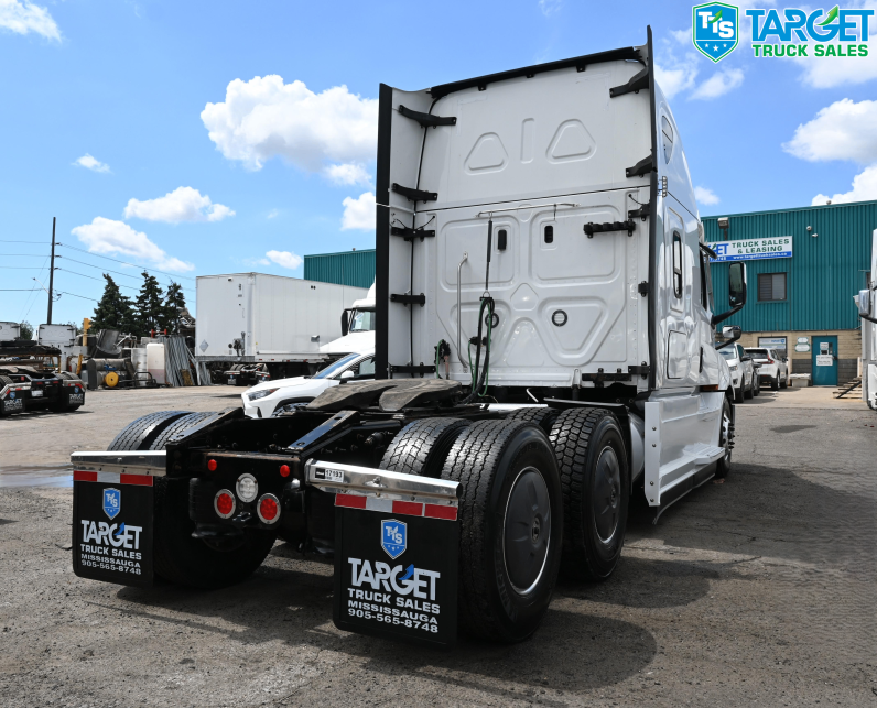 
								2021 Freightliner Cascadia full									