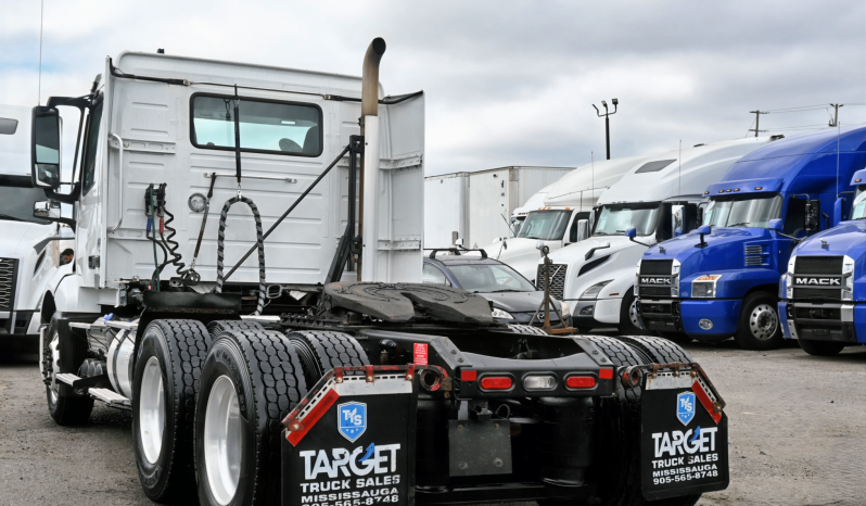 
								2020 Volvo Daycab full									