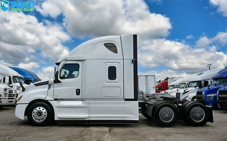 
								2021 Freightliner Cascadia full									