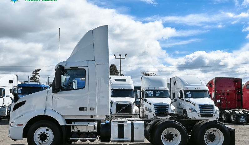 
								2018 Volvo Day Cab full									
