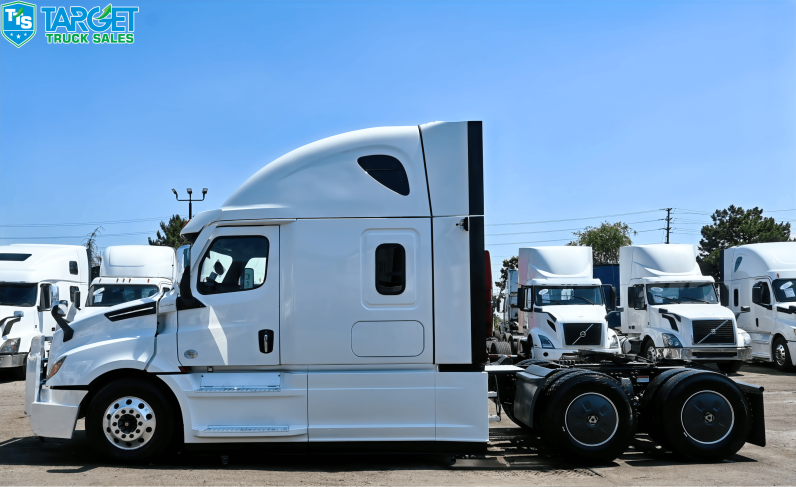 
								2022 Freightliner Cascadia full									