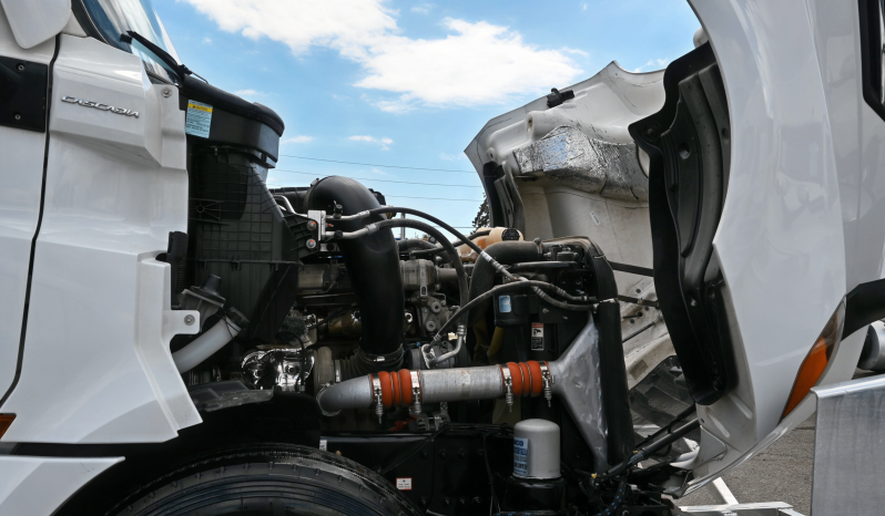 
								2024 Freightliner Cascadia full									