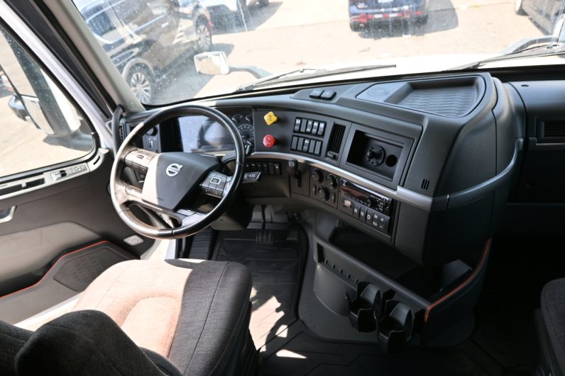 
								2021 Volvo 760 full									