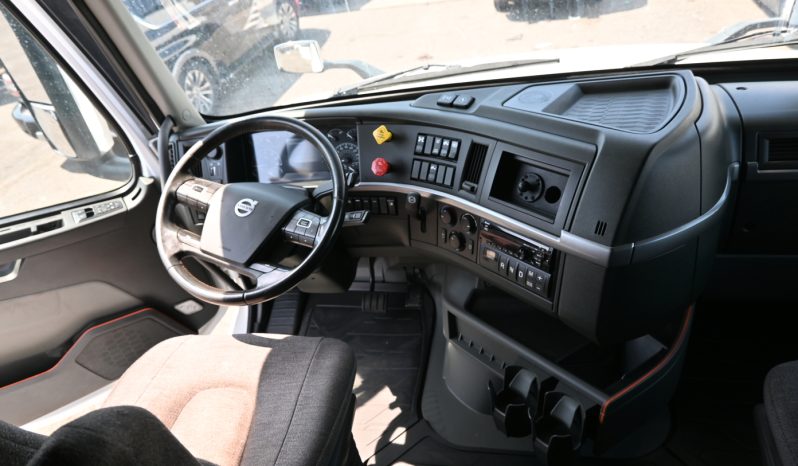 
								2021 Volvo 760 full									