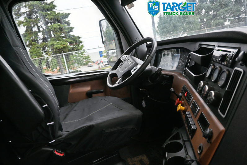 
								2019 Freightliner Cascadia full									
