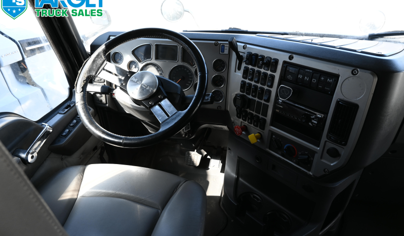 
								2016 Mack Pinnacle full									