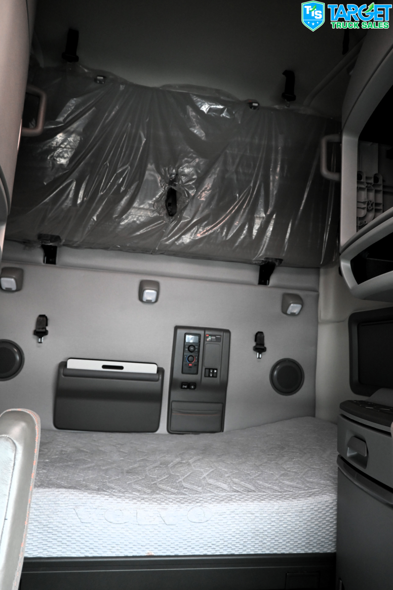 
								2022 Volvo 760 full									
