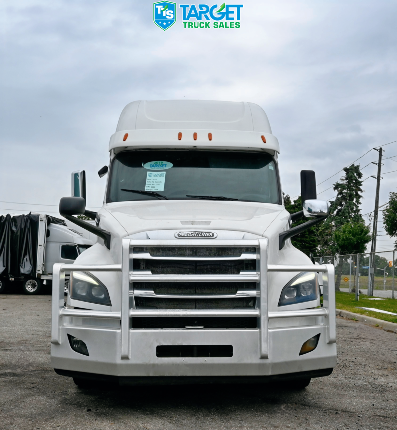 
								2019 Freightliner Cascadia full									