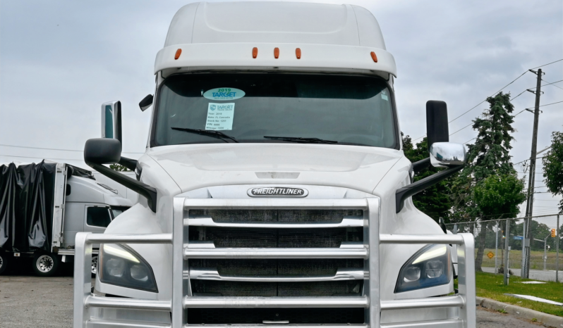 
								2019 Freightliner Cascadia full									