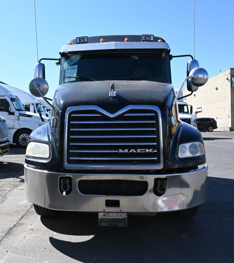 
								2016 Mack Pinnacle full									