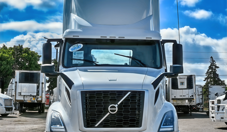 
								2018 Volvo Daycab full									