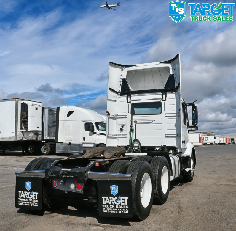 
								2018 Volvo Daycab full									