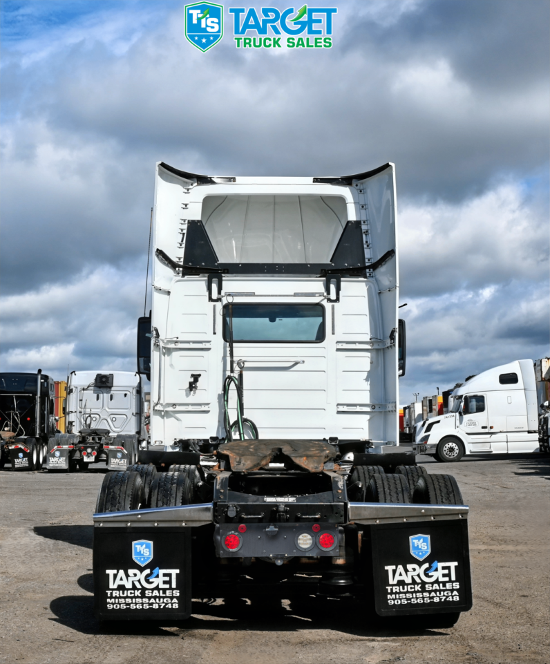 
								2018 Volvo Daycab full									