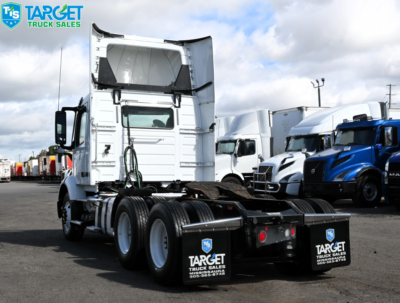 
								2018 Volvo Daycab full									