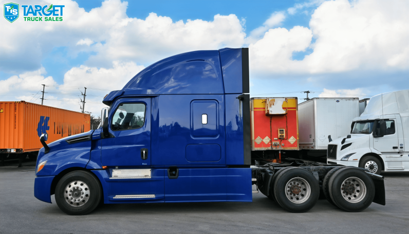 
								2020 Freightliner Cascadia full									
