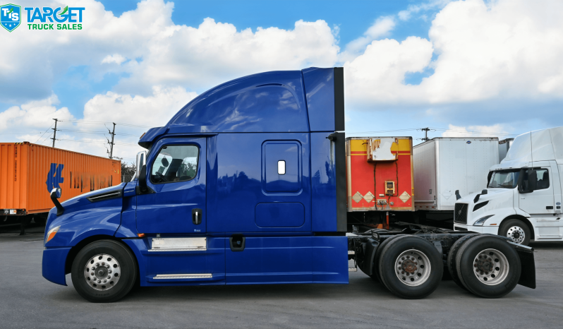 
								2020 Freightliner Cascadia full									