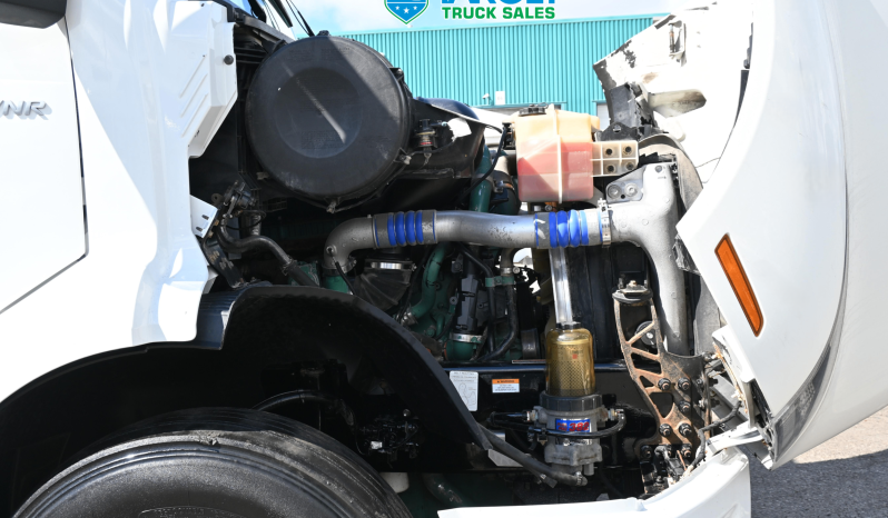 
								2018 Volvo Daycab full									