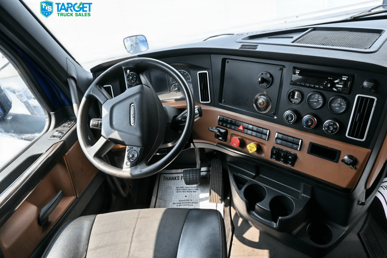 
								2020 Freightliner Cascadia full									